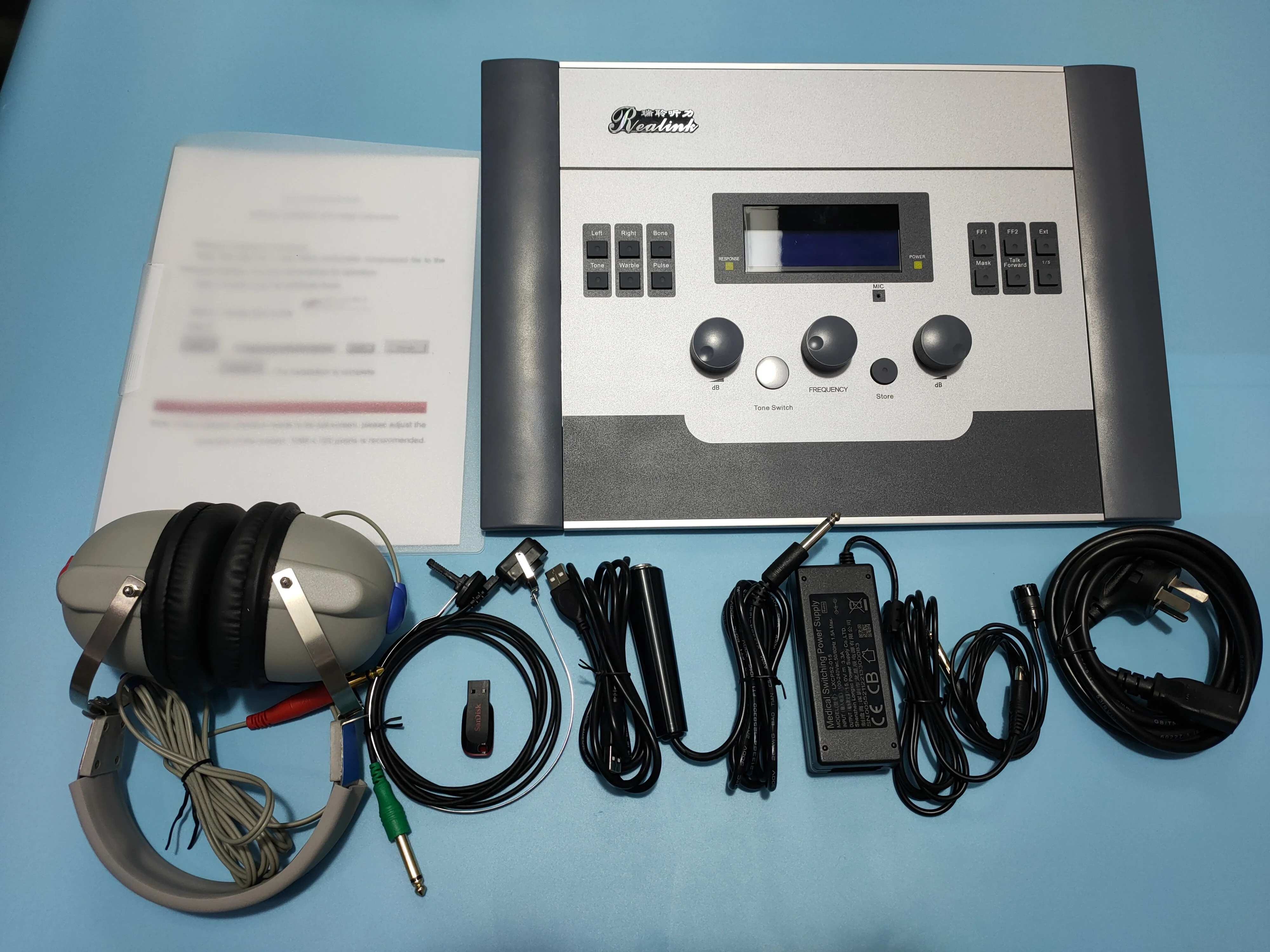 Hearing clinic with computer digital audiometer for hearing test diagnostic audiogram programmable audiometer