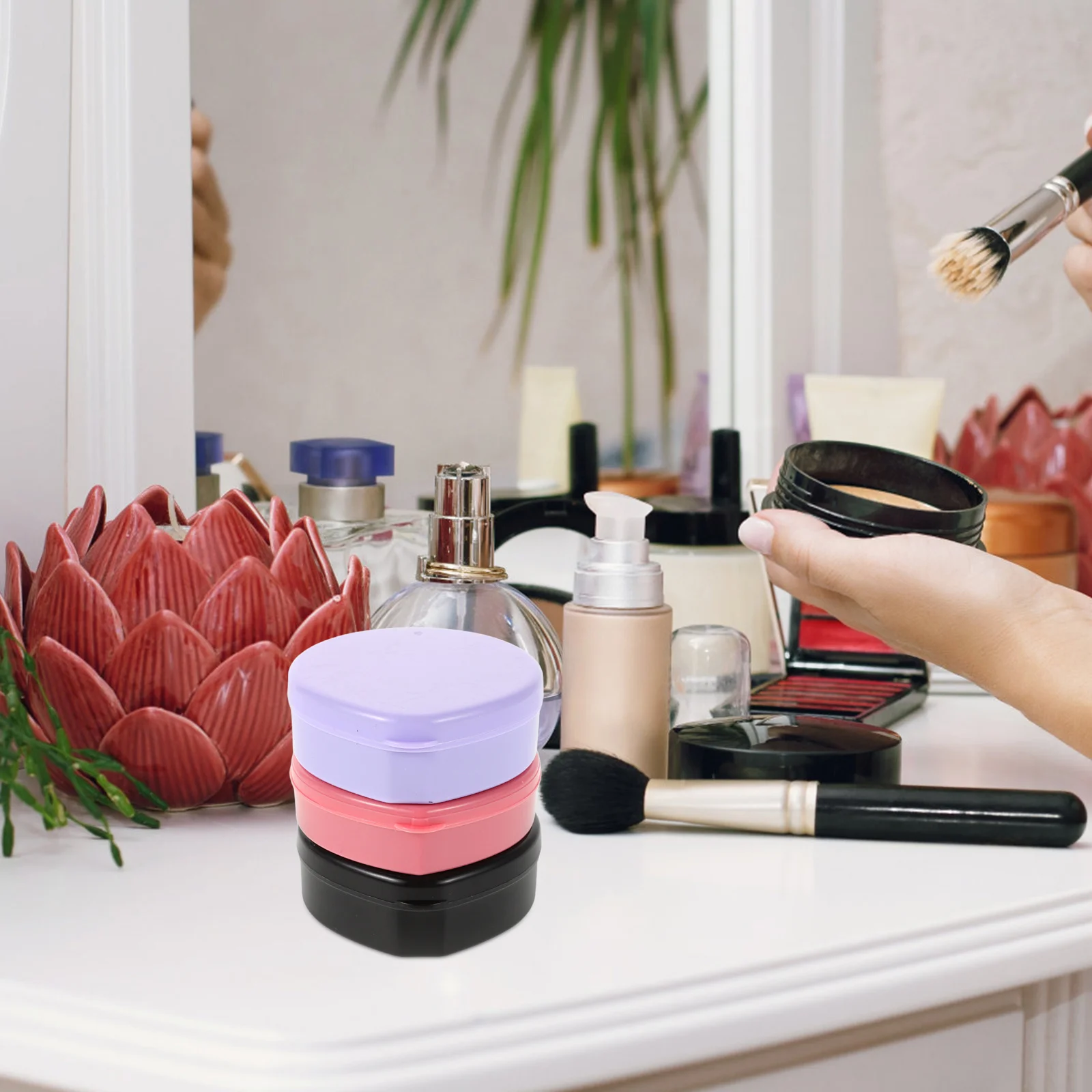 3Pcs Brush Cleaner Case with Sponge Heart Shaped Makeup Brush Cleaning Box for Fast Residue Powder Removal and Portable