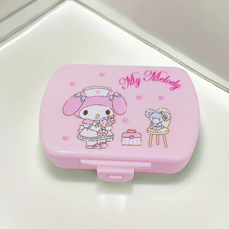 Joyero portátil de dibujos animados Sanrio, caja de almacenamiento de píldoras de Hello Kitty, Cinnamoroll, seis compartimentos