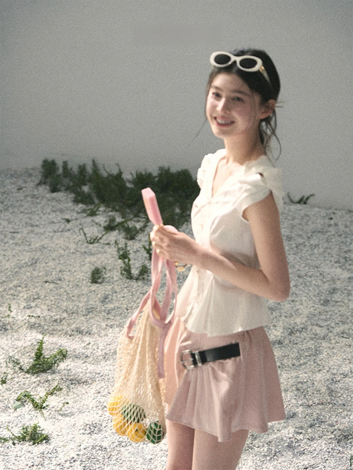 

AOMALM Белая кружевная короткая блузка с рукавами-фонариками и V-образным вырезом, женская, весенняя, модная, во французском стиле, из смесового хлопка, с эффектом прохлады