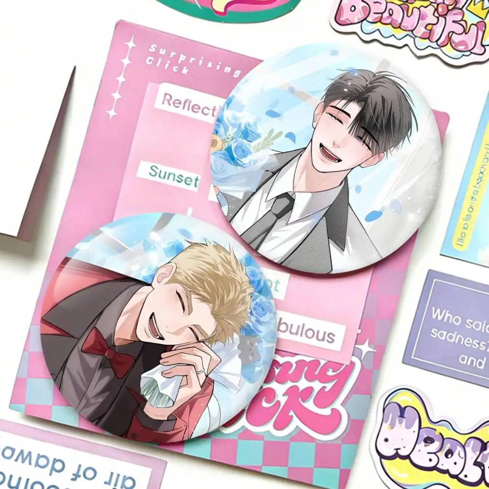 

M-Manhwa R-Red S-String Q-Quests Badges 25 32 44 58 75 mm Round Fans Collect Friends Gifts Brooch Souvenir