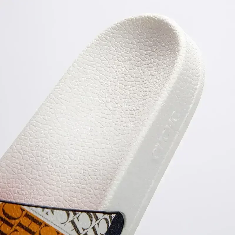 CH 멀티 장면 유니버설 여성의 실리콘 비치 신발 여성 슬리퍼 새로운 패션 편지 인쇄 플립 플롭 비치 신발