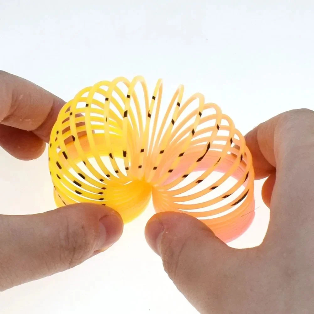 24 قطعة قوس قزح ماجيك سبرينغز دائرة لعب الاطفال حفلة عيد ميلاد تفضل الضيوف الهدايا الصغيرة بيناتا الحشو لعبة مضحكة مرنة #3