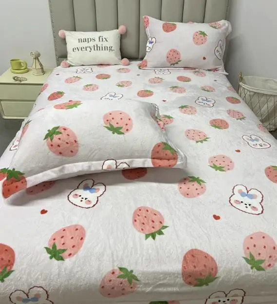 Cartoon pure cotton bed cover, bed sheet, cotton quilting, anti slip and anti wrinkle double-sided available whinter