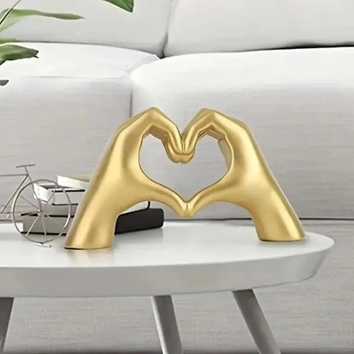 1Pc Modern Art Heart Hand Gesture Sculpture, Personalized Finger Heart Statue, Tabletop Decor Ornament for Home