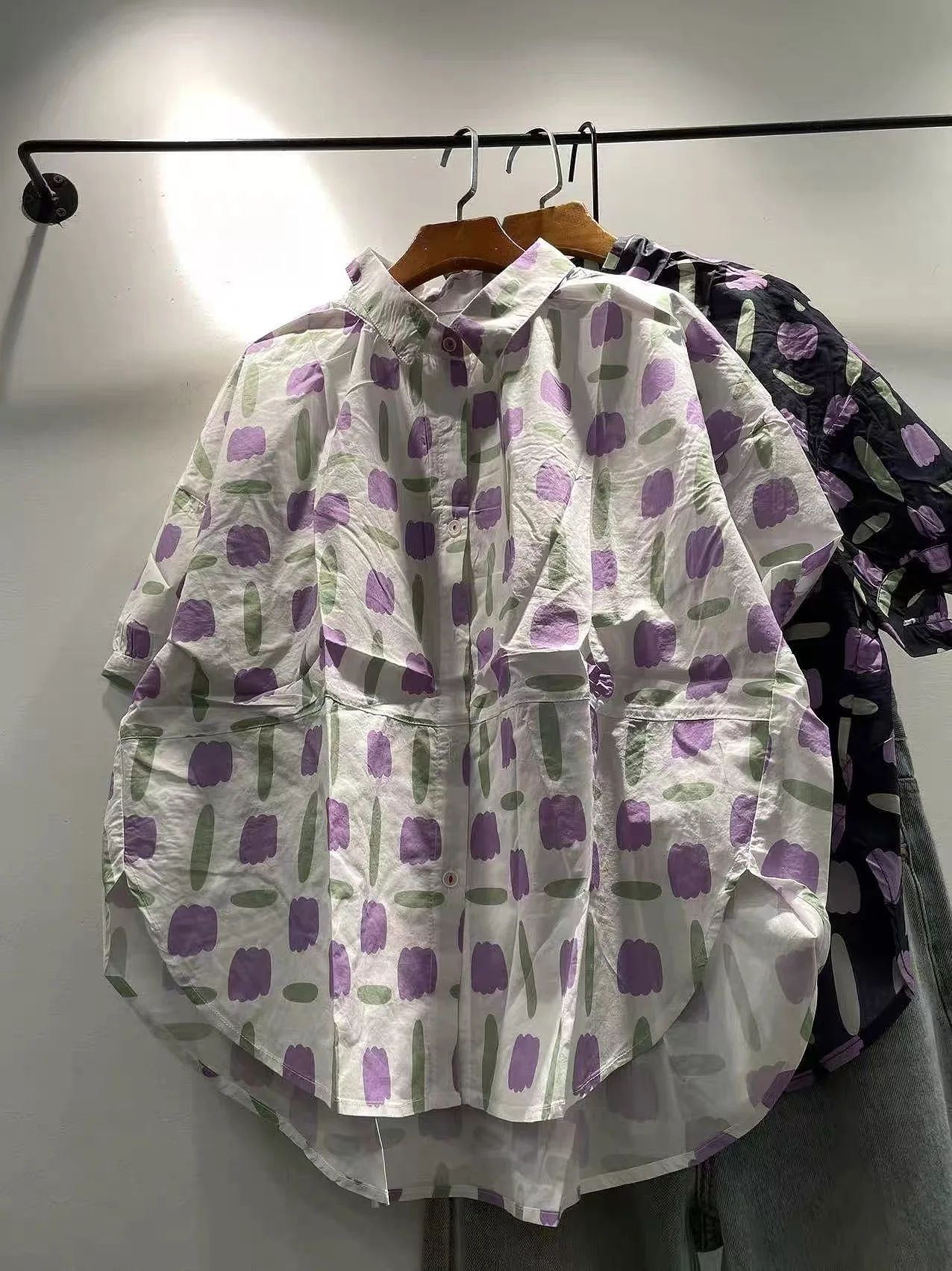 

2026 Women's Purple Tulip Floral Print Short Sleeve Shirt Oversized Lapel Collar Blouse, Casual Summer Vacation Cotton Top