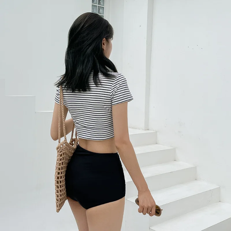 ملابس سباحة نسائية رياضية بخطوط عالية الخصر، قطعة علوية للبكيني بحمالات، تصميم محافظ بأكمام قصيرة، موديل جديد أنيق