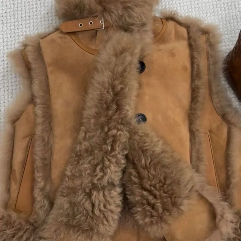 

Imitation Lamb Fur Vest Jacket for Women in Autumn and Winter of 2025 Spliced Fur and One-piece Thickened Fashionable Vest