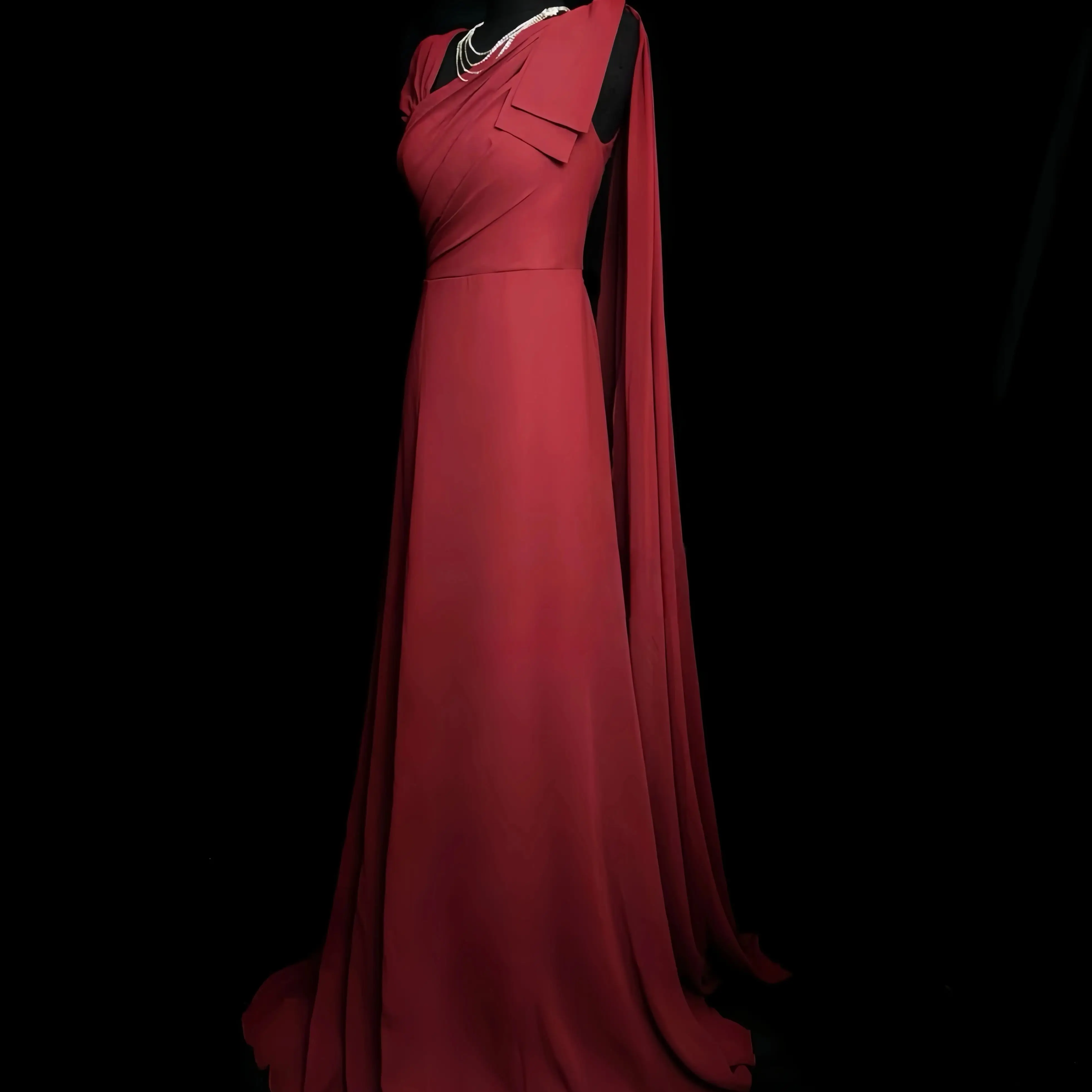 럭셔리 신상 이브닝 드레스 딥 레드 싱글 숄더 롱 드레스 불규칙 주름 벨트 디자인 여성 연회복