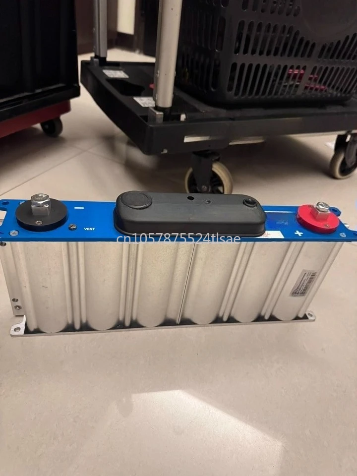 16V500F Car Rectifier, Car Audio Capacitor with Aluminum Alloy Shell with Equalization Plate, Second-hand Used