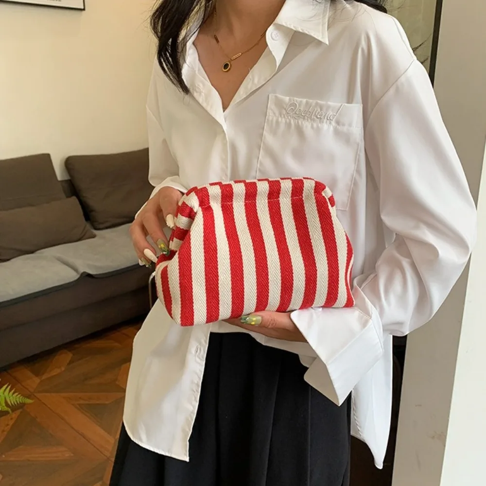 Monederos de ganchillo de gran capacidad a la moda, bolsos de mano con patrón de rayas de lona de ganchillo, bolsa de maquillaje para mujer