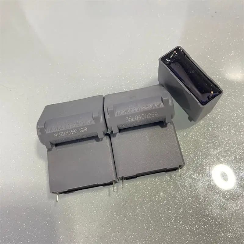 Brand new original C3D 2UF1100V DC high-current platinum machine high-voltage turn-off stepless capacitor 31*12*24MM P27MM
