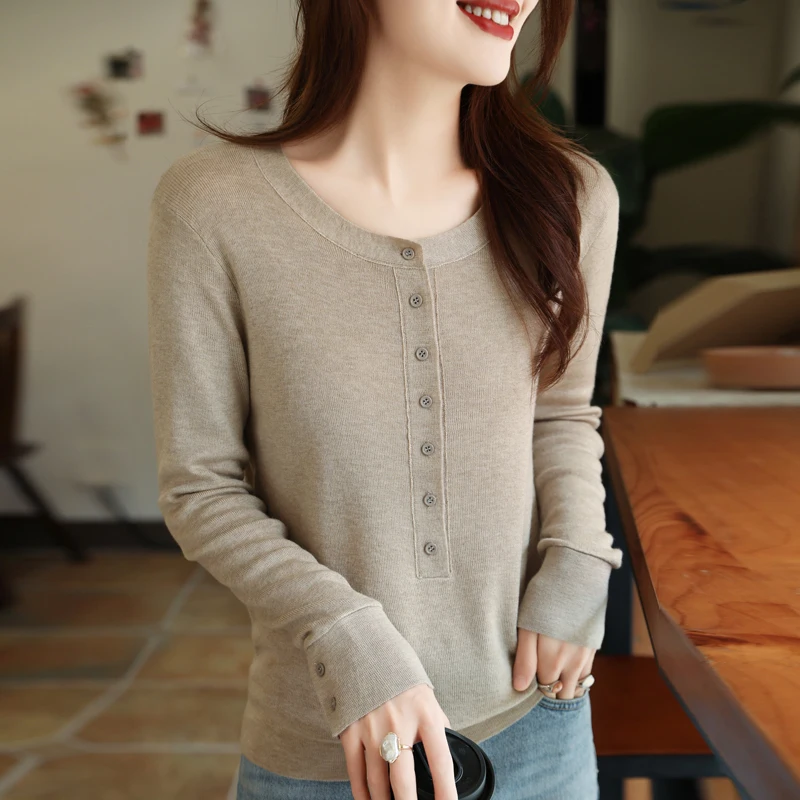 

24 Spring and Autumn New Round Neck Thin Bottom Shirt Women's Long Sleeve Look Slim Seven Button Sweater Stylish Top