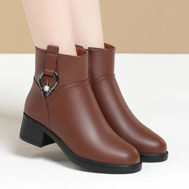 5cm elegante moda med sapatos de salto quadrado botas de couro macio inverno 2025 todos os jogos preto quente botas de tornozelo de pele curta para escritório