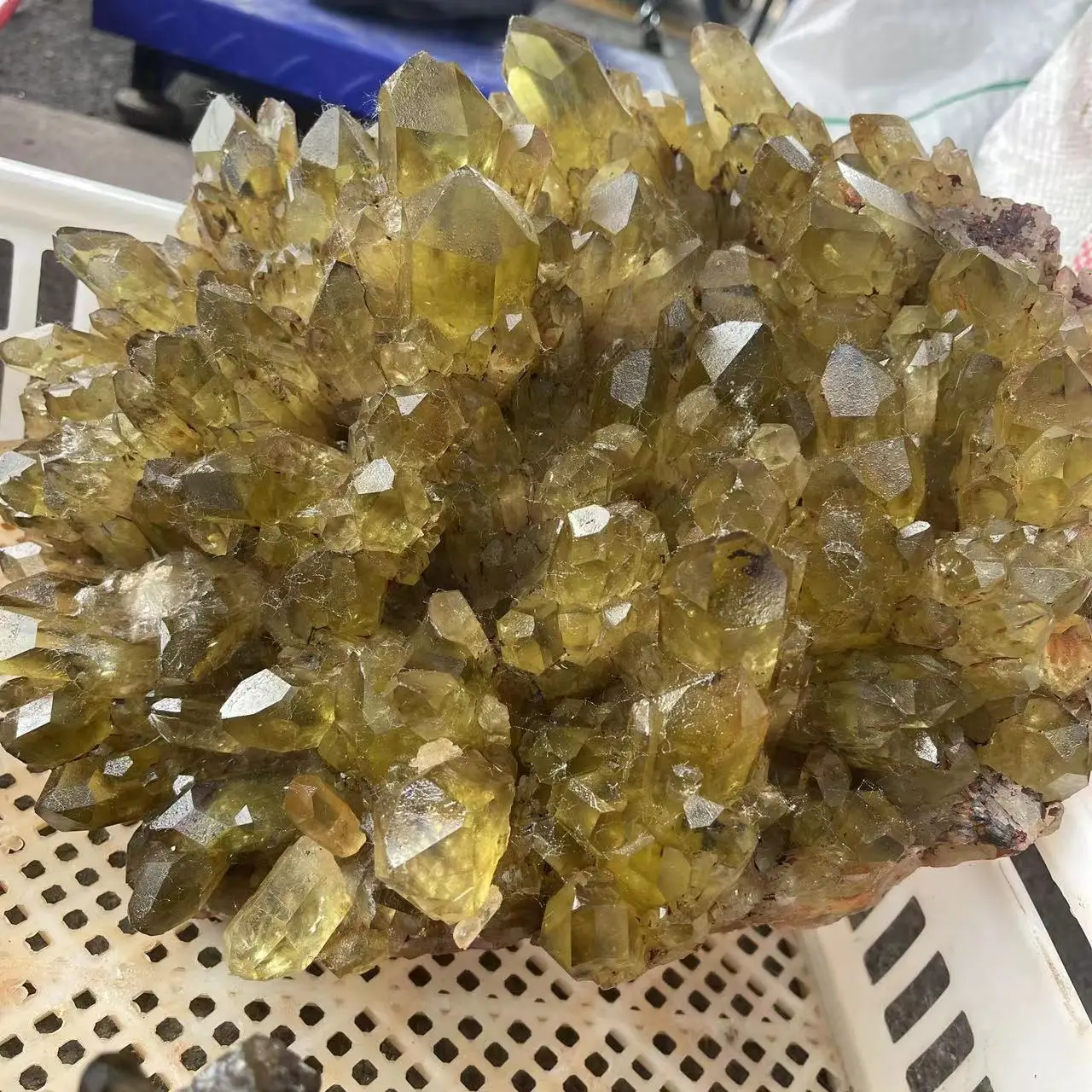 Natural Dark Yellow Crystal Geode Pure Natural Growth Cluster Demagnetization Healthy Ore