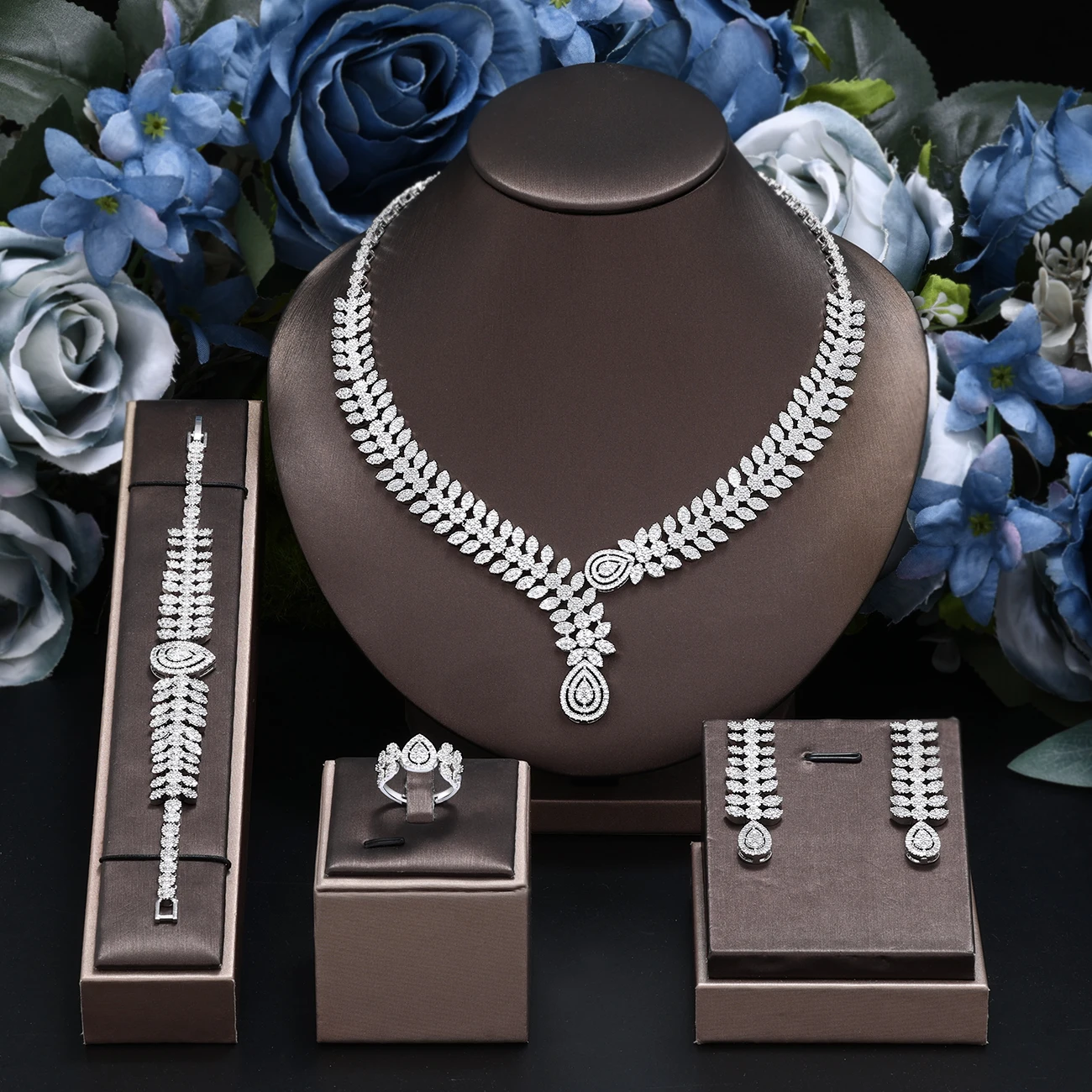 

Russian Quality Zirconia 4 Piece Luxury Bridal Set Elegant Ladies Large Wedding Jewellery Set Necklace and Earrings Wedding Sets