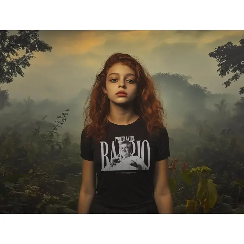 Camiseta Paquita la del Barrio, tributo icónico a la música mexicana