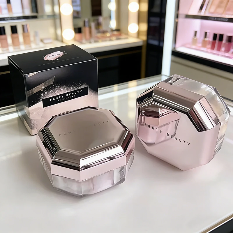 

Пудра для фиксации макияжа Fenty Beauty Blurring Delicate Setting Powder: стойкая, не оставляет следов, контролирует жирность, удерживает влагу, натуральная косметика