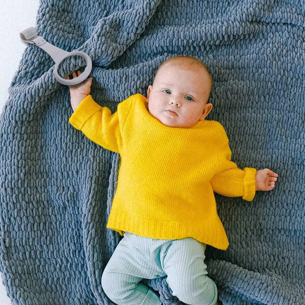 Anillo colgante para cama de niños, accesorios de cama de plástico, anillo de tracción para parque infantil, ganchos creativos para cuna de bebé de Color sólido