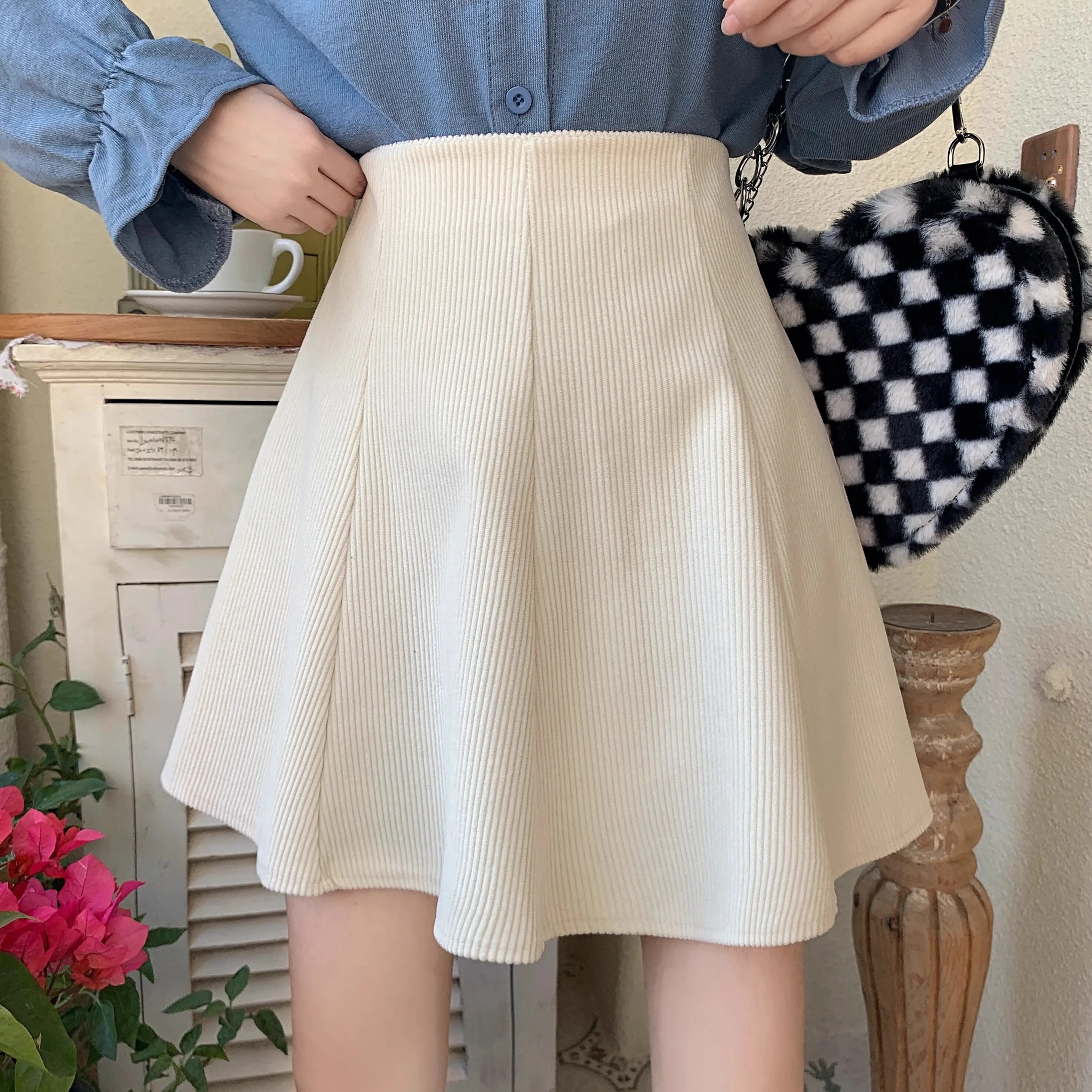 Plus Size Corduroy Mini Skirt High Waist A-Line Flared for Women Autumn Winter White Coffee Color Slim Fit Hip Wrap Skater Skirt
