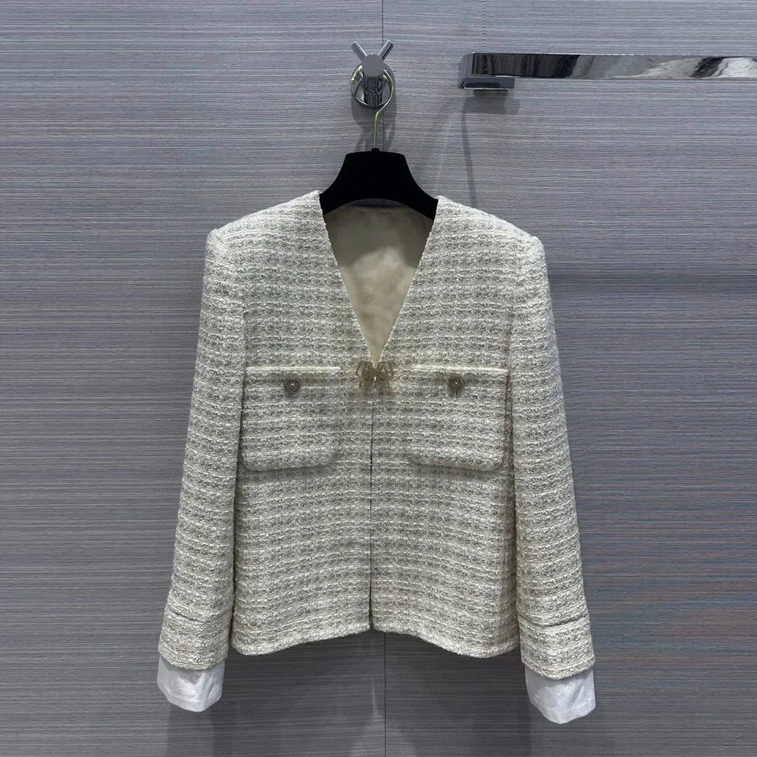 

Runway Fashion Beige Plaid Woven Tweed Jacket Women V-neck Diamonds Butterfly Brooch ong Sleeve Pockets Sweet Vintage Slim Coat