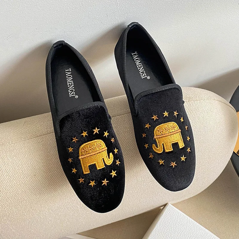 

Fashion Women Flat Boat Shoes Fashion Suede Leather Embroidery Girl Slip-on Loafers