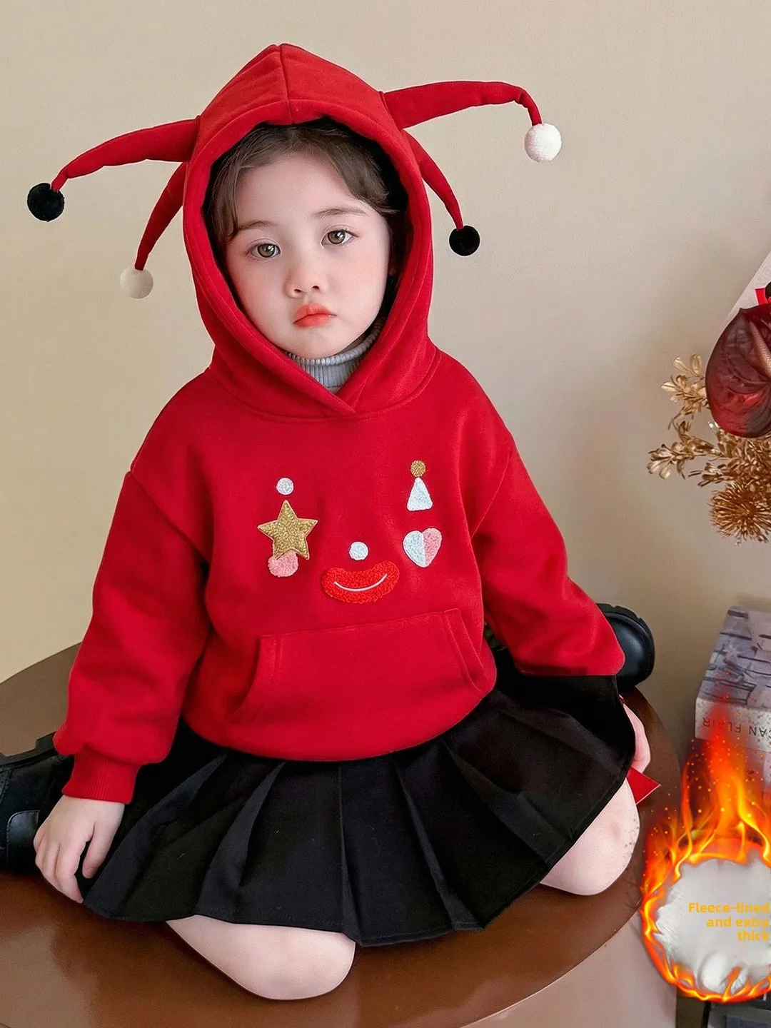 

Красная толстовка с капюшоном Thiened для девочек, новинка 2025 года, вышитая одежда Fce, новогодняя одежда с мультяшным рисунком, повседневная длинная све