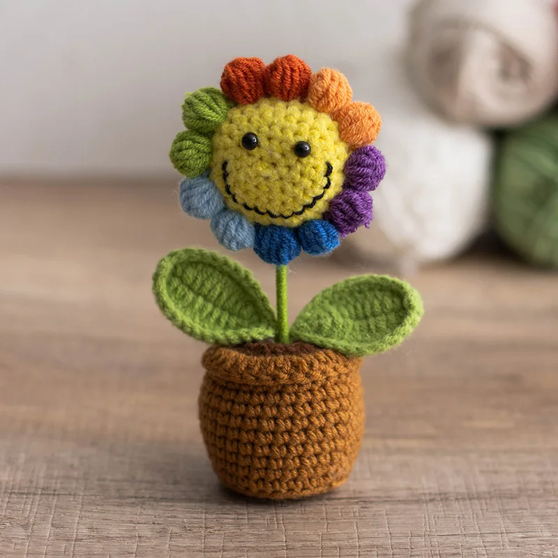 ミニ完成品のクロシェローズの鉢植え、感情的なサポートを与えるぬいぐるみ植物、母の日、バレンタインデー、クリスマス、卒業祝い