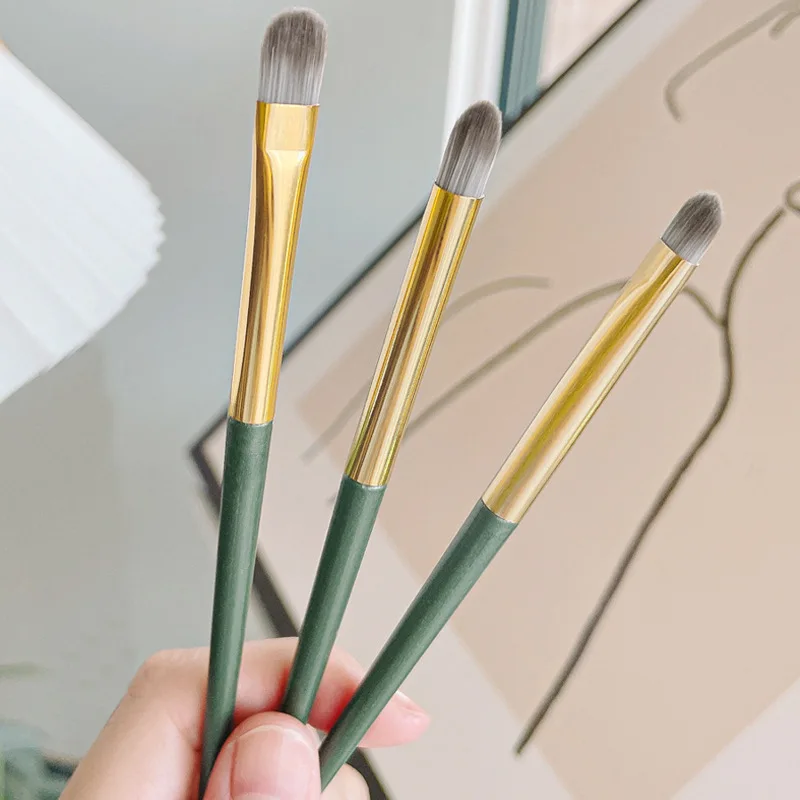 Een set van 3 draagbare en universele oogschaduwborstels voor eyeliner en make-upborstels onder de ogen voor gedetailleerd