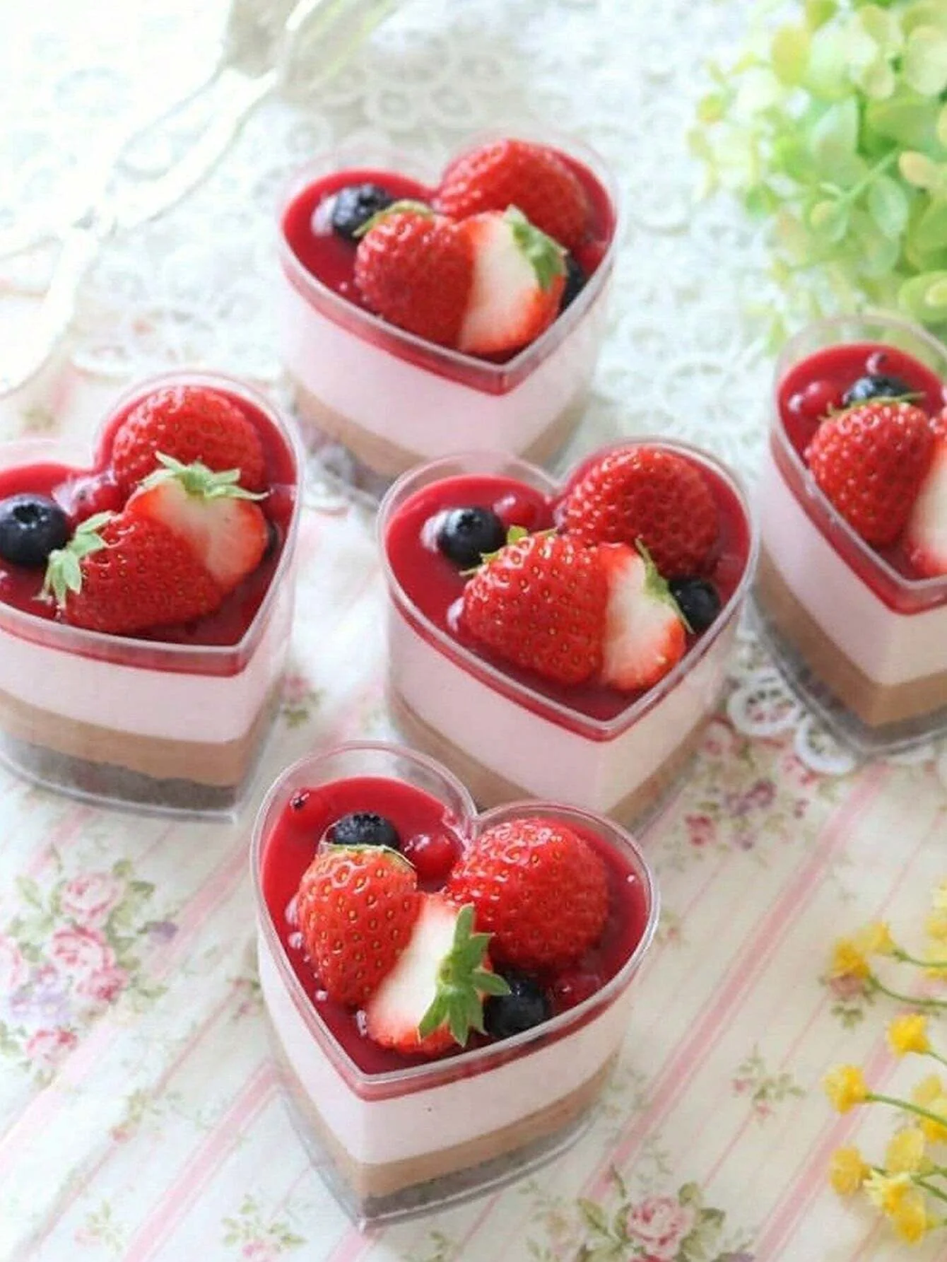 20pcs Heart Shaped Mousse Cake Cups, Tiramisu Pudding Mini Tasting Cups, Reusable Champagne Dessert Cake Cup, For Birthday, Wedd