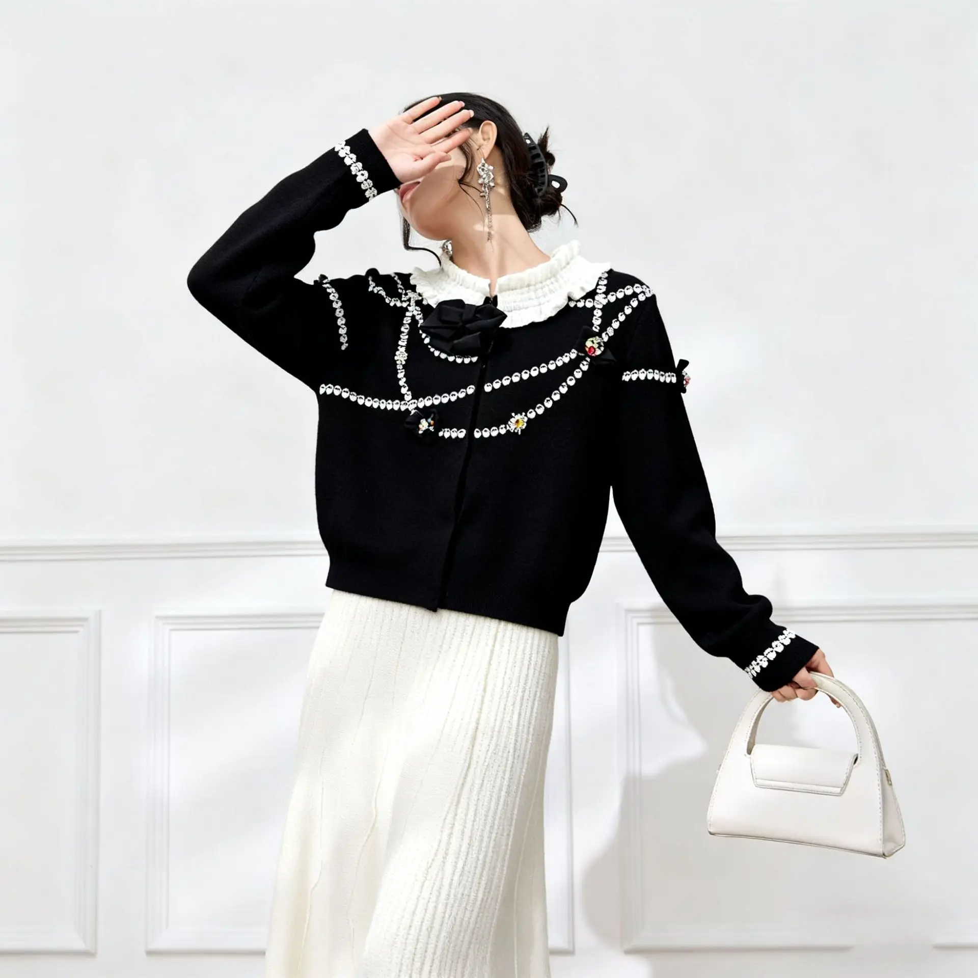 

French Pearl Jacquard Button Up Collar Knitted Cardigan For Women In Autumn/Winter 2025