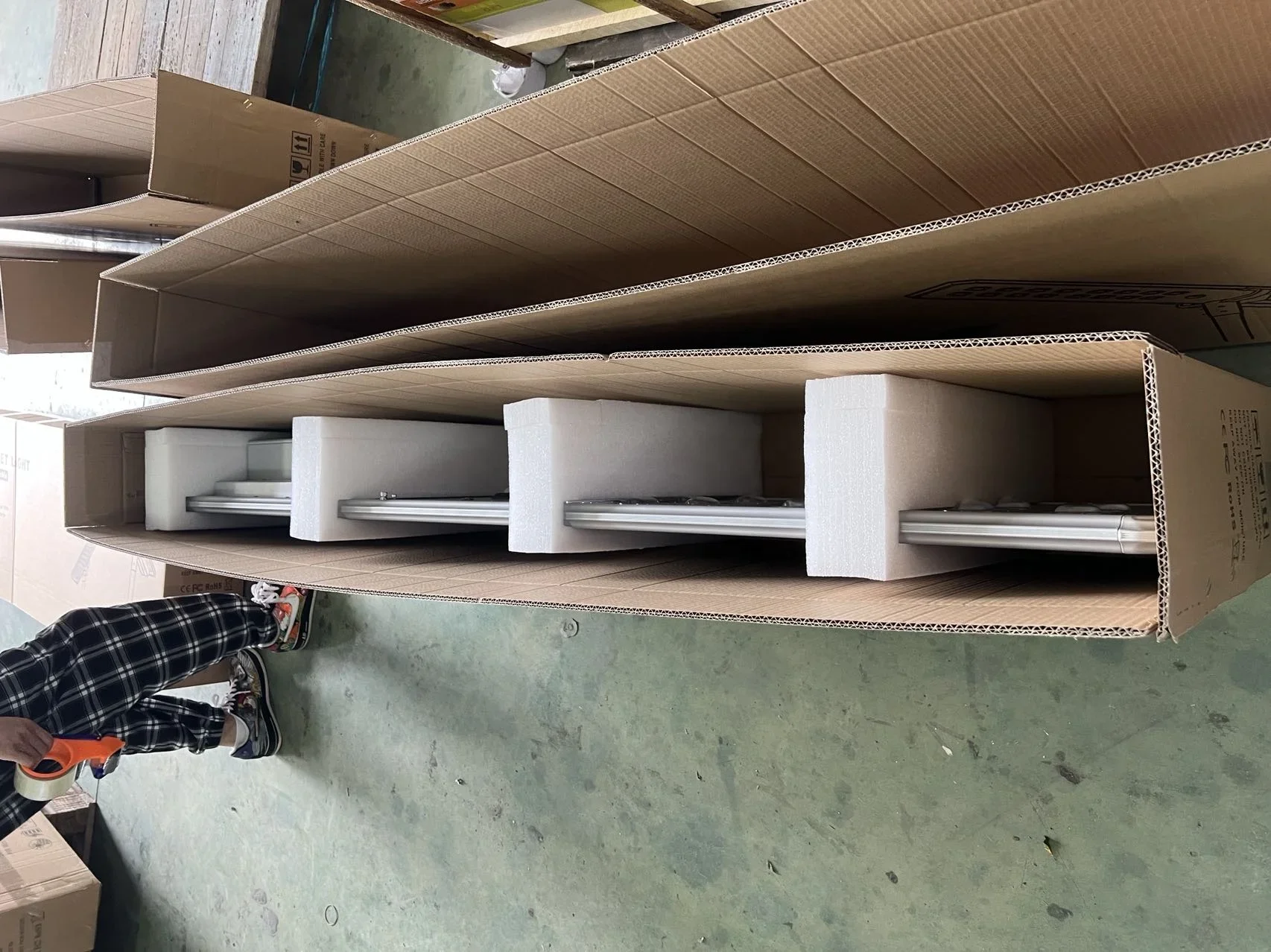 High-quality Durable Battery Life And Lighting High-efficiency And Energy-saving Outdoor Integrated Solar Street Lights