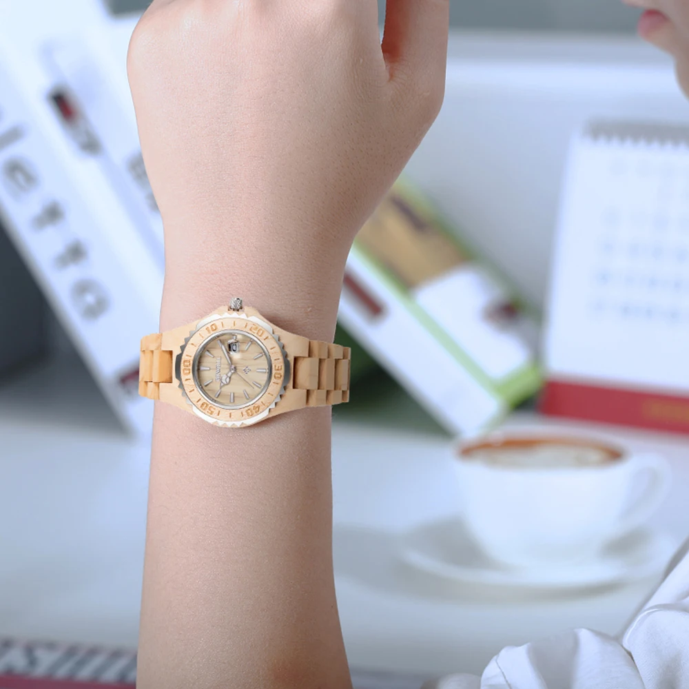 Hölzerne Quarzuhr für Damen, handgefertigt, leicht, Datumsanzeige, modische Uhren