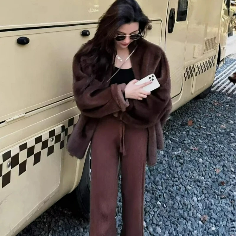 Novo eco-friendly pele de vison engrossado meados de comprimento jaqueta quente para mulher 2026 outono inverno com estilo retro europeu americano