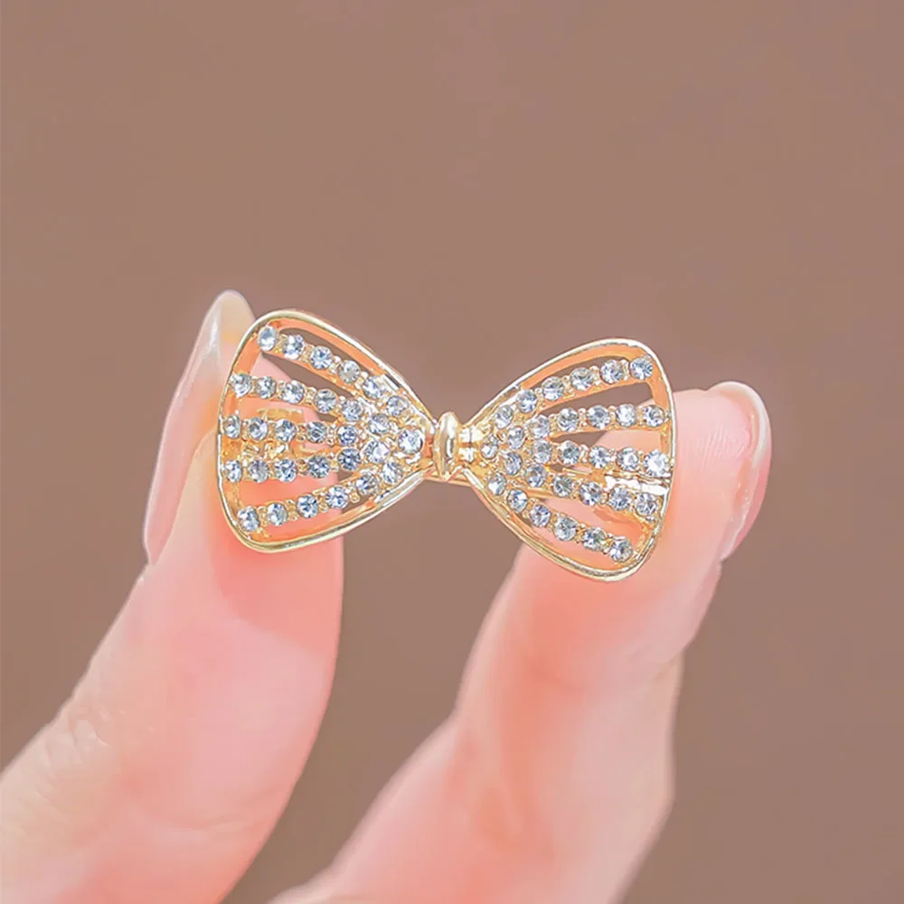 2024 Full Rhinestone Bowknot Shape Brooch for Women Girls Exquisite Suit Accessories Elegant Jewelry Party Gift Wholesale Bulk