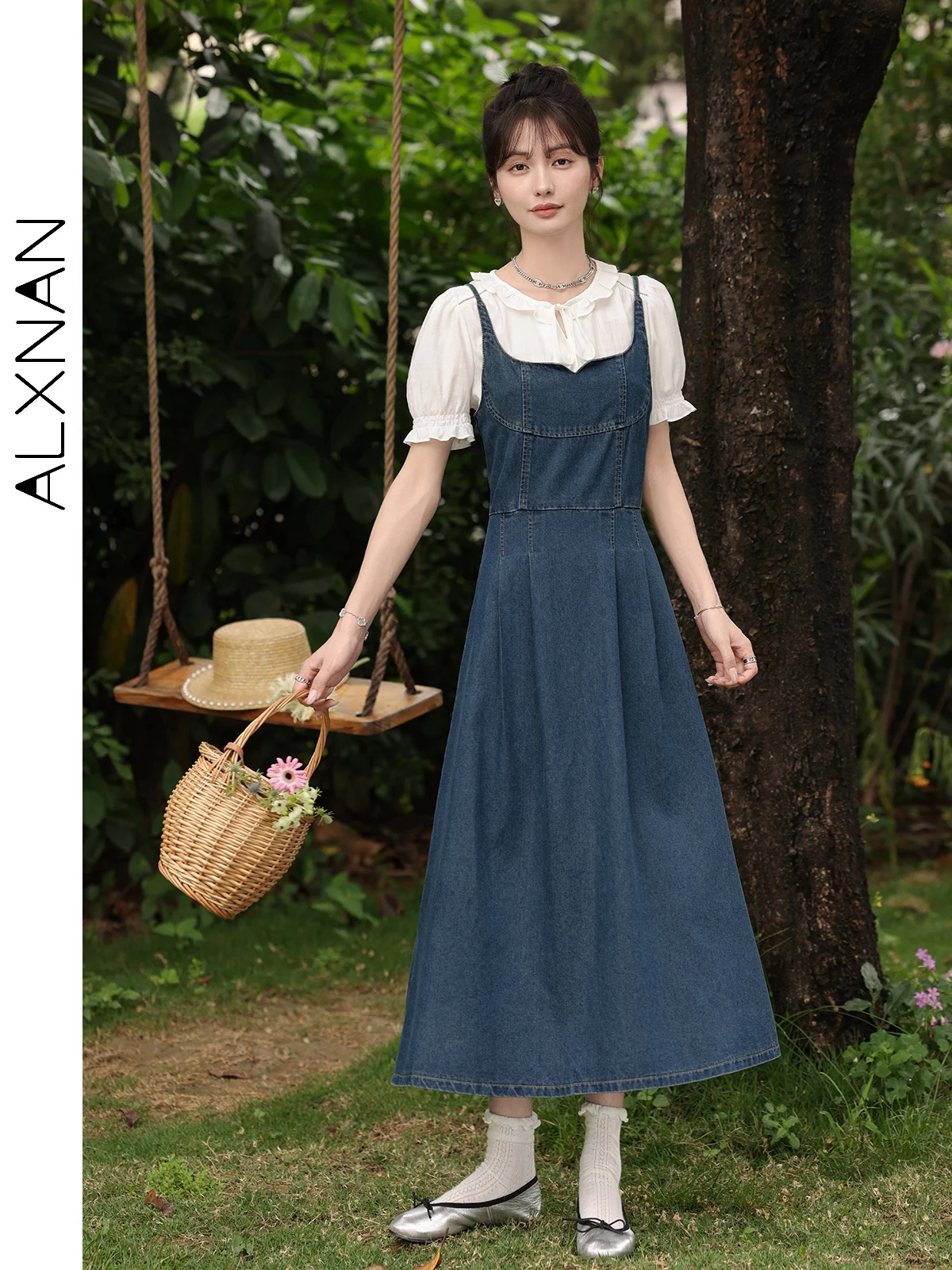 

ALXNAN Women's Summer Denim Strap Dress 2024 Vintage Fashion Sleeveless Fitted A Line Midi Dresses Woman's Clothing L35908