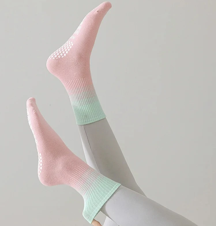 Anti Slip Fashion Gradient Yoga Socks Women Professional Pilates Socks Indoor Skipping Rope Ballet Dance Fitness Sports Socks