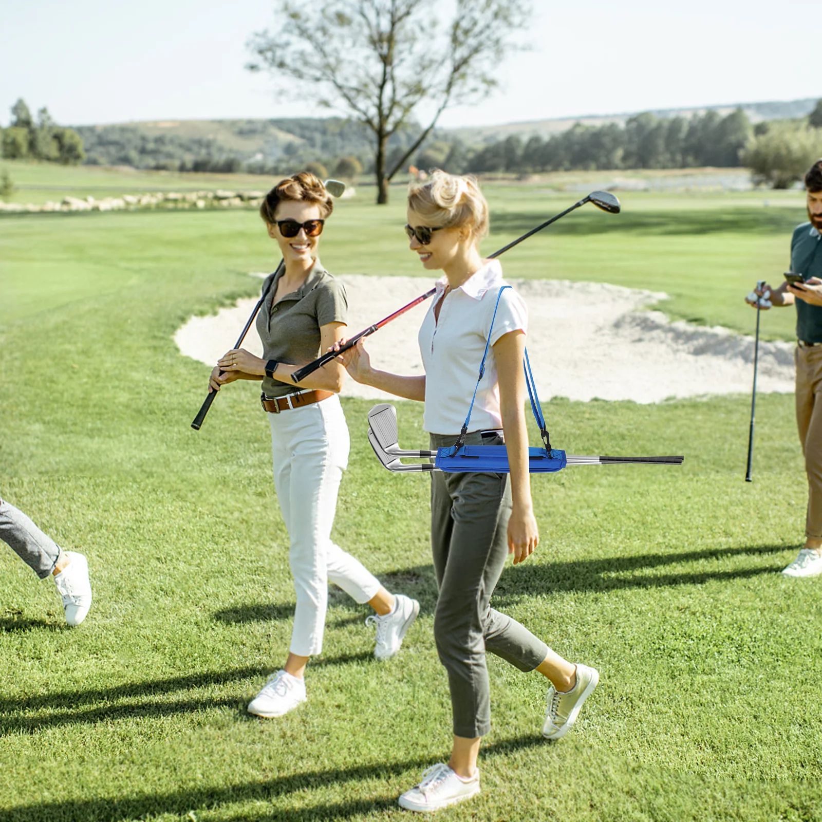 

Lightweight Golf Bag Compact Hand Carry Bag for Men Small Clubs Holder with Comfortable Strap Portable Use Blue