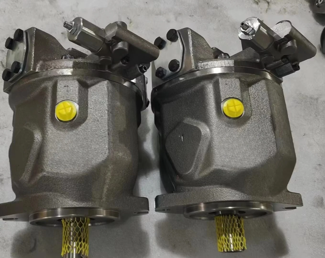 High Quality A10VSO71 Hydraulic Oil Pump Price A10VSO71DR31R-VPA42N00 Hydraulic Axial Piston Pump for 71 Cubic Centimeters