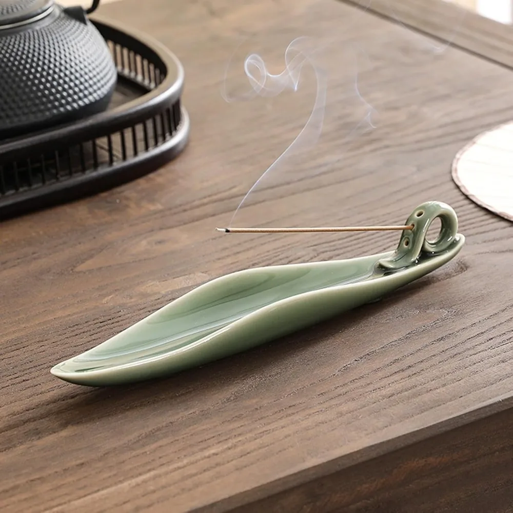 Creative Celadon Ceramic Incense Holder Perfect for Serene Tea Ceremony Ambiance Sleek Elegant Home Decor