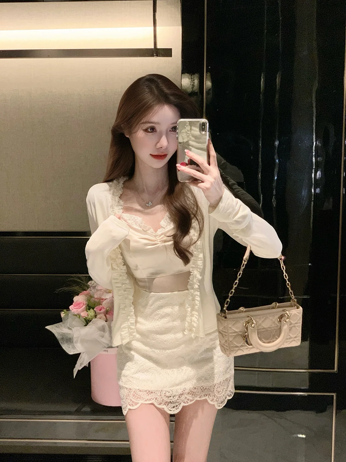 

JustQin Pearl Buttoned Knitted Cardigan Floral Trim Women's Outerwear Long Sve V-Ne Regular Fit Commute Sle Autumn 2025