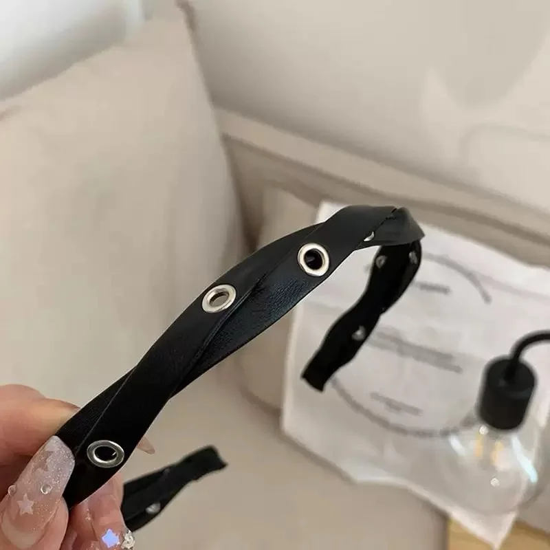 

Bandeau tressé croisé en cuir Pu noir, accessoires de cheveux haut de gamme pour femmes