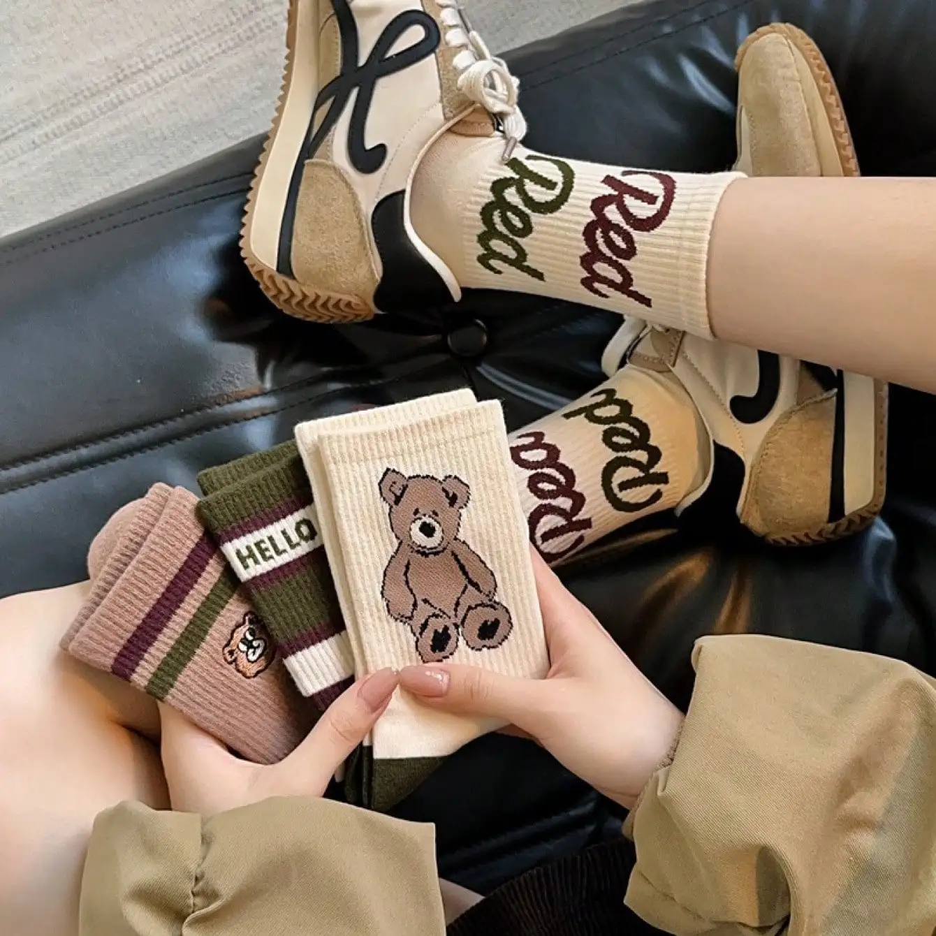 4 Paar Damen-Socken, Tierdruck, Herbst und Winter, Damensocken, modische süße Bärensocken, Harajuku-Socken, Damen-Geschenk für Mädchen