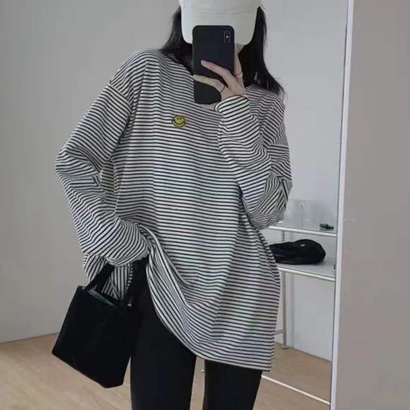 

Old T-shirt Woman Striped Pulovers Sexy Tees Vintage Long Sleeve Women's Top Fitted Art Goth Cool 90s Kpop 2024 Trend O Clothing