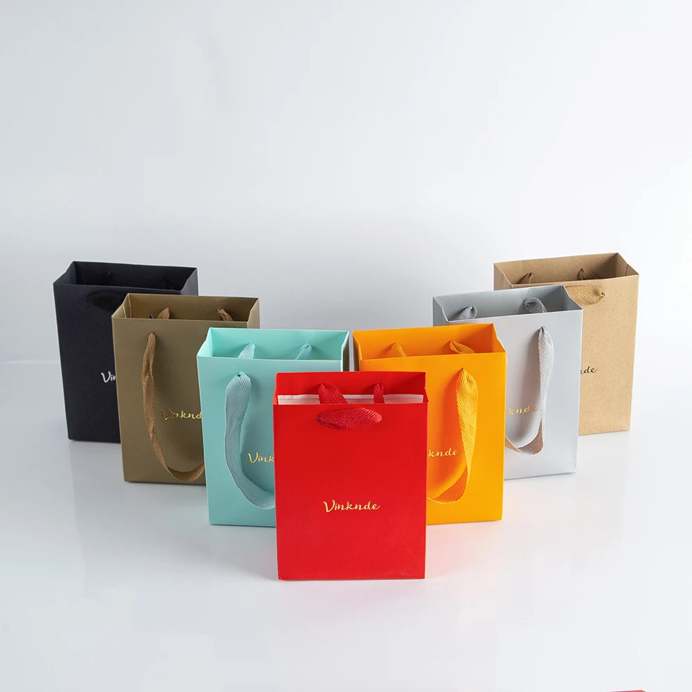 50pcs Custom Logo Festival Gift Kraft Paper Tote Bag Shopping clothes Bags DIY Candy Color Black white Paper Bag with Handles