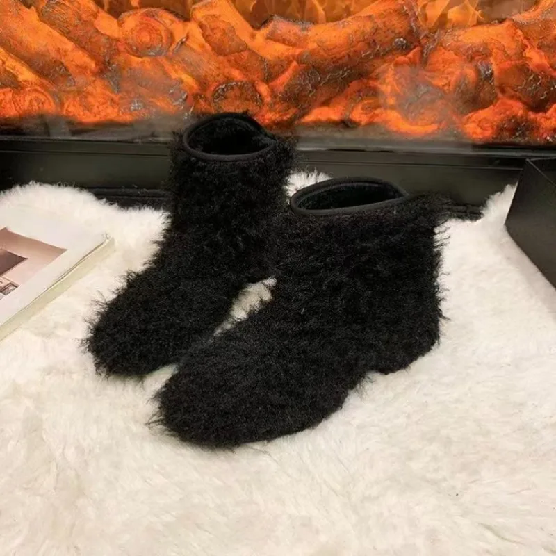 New Lamb Wool Low Top Leather Shoes, Winter Warm Women's Boots, Fashionable Beige Black Anti Slip Sole and Ankle Boots