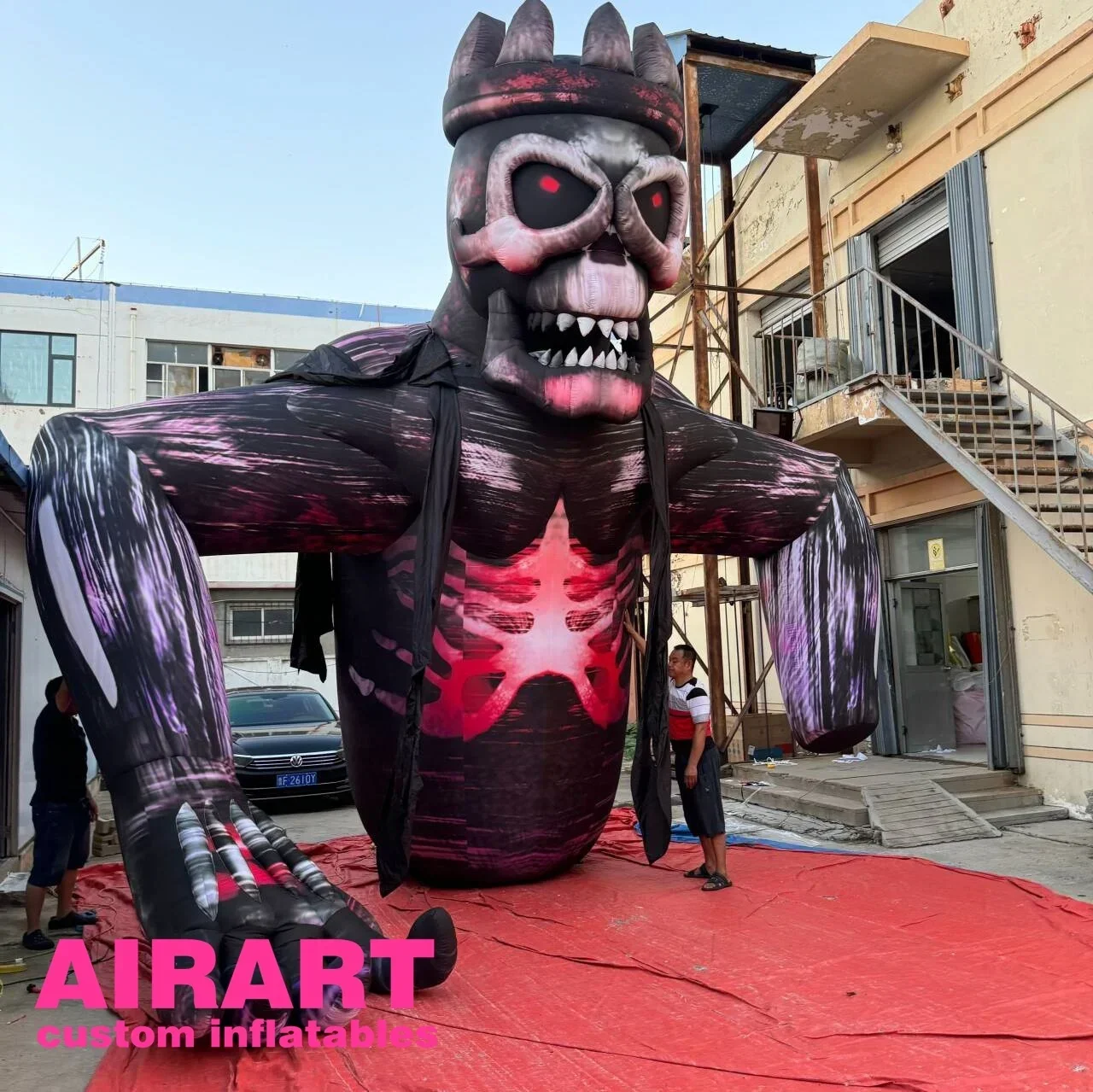 Decorazione del parco delle feste del canale 2024 del corpo del cranio gonfiabile animato del mostro di Halloween