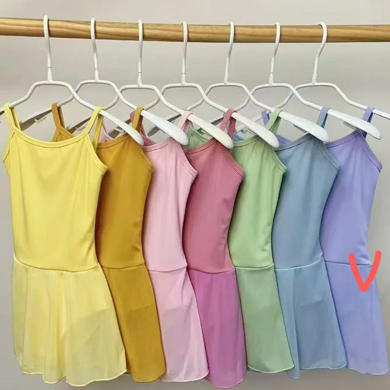 

Одежда для тренировок на подтяжках для девочек доступны в нескольких цветах, детские танцы, летняя дышащая танцевальная одежда.