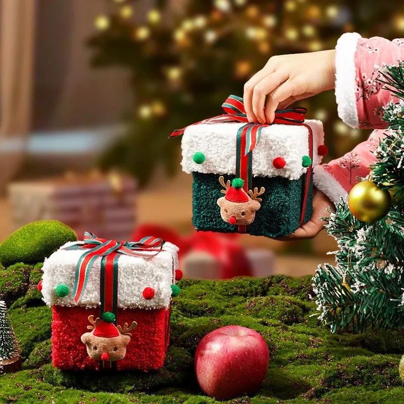 

Handmade Christmas velvet gift box candy box thickened and hardened Christmas Eve gift packaging photo props