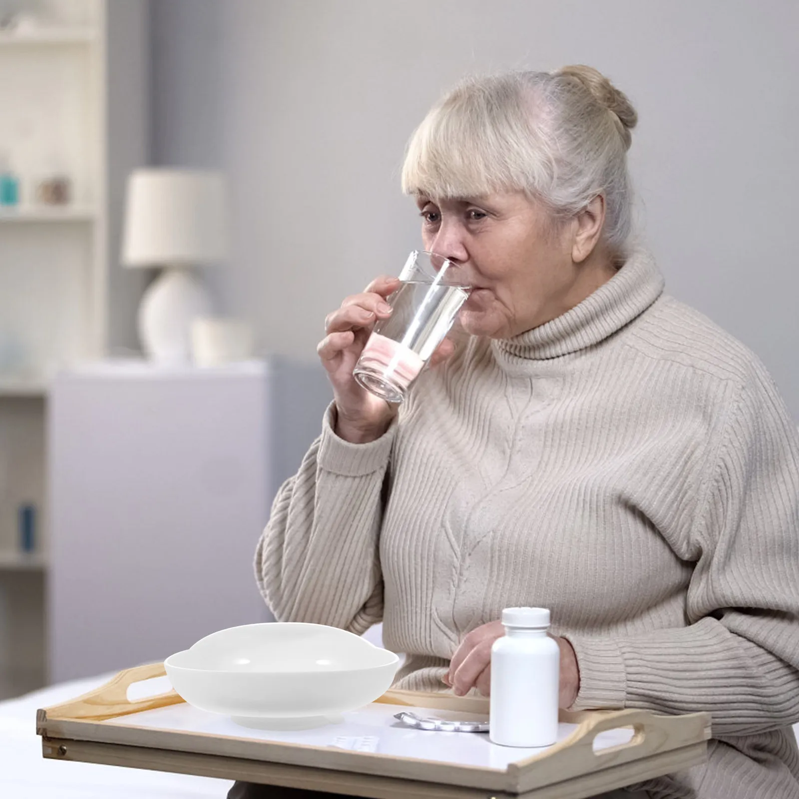 

Силиконовая миска для пожилых людей с нескользящим основанием на присоске, легкая, защищенная от разбрызгивания, для самостоятельного кормления пожилых и людей с ограниченными возможностями